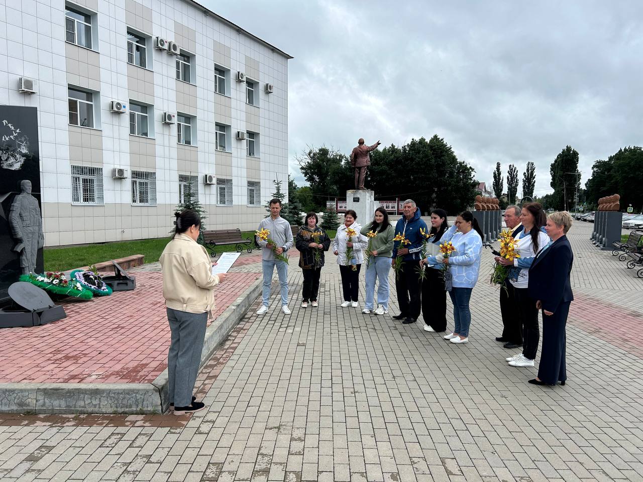 Сегодня, 1 июля, в День ветеранов боевых действий, прошел памятный митинг с торжественным возложением цветов..